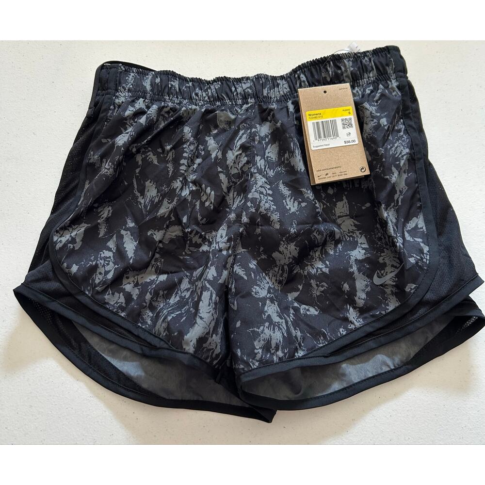 Nike Women’s Running Shorts Black Gray Print Size S NWT